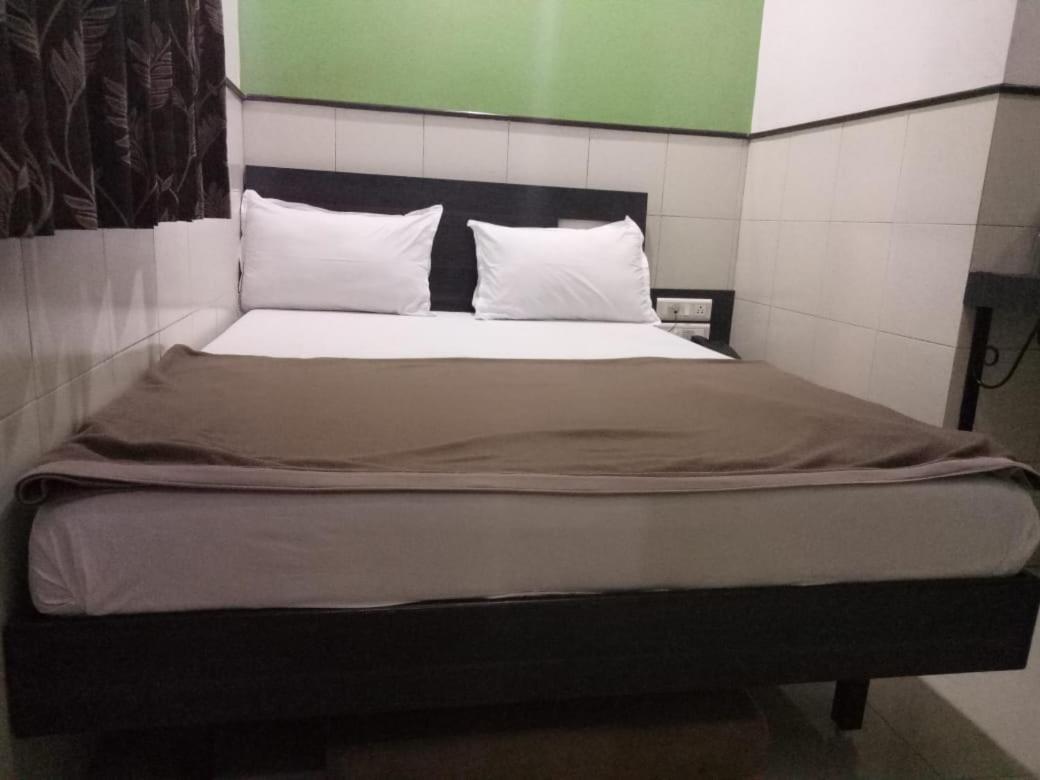Hotel Sharda Mumbai Luaran gambar